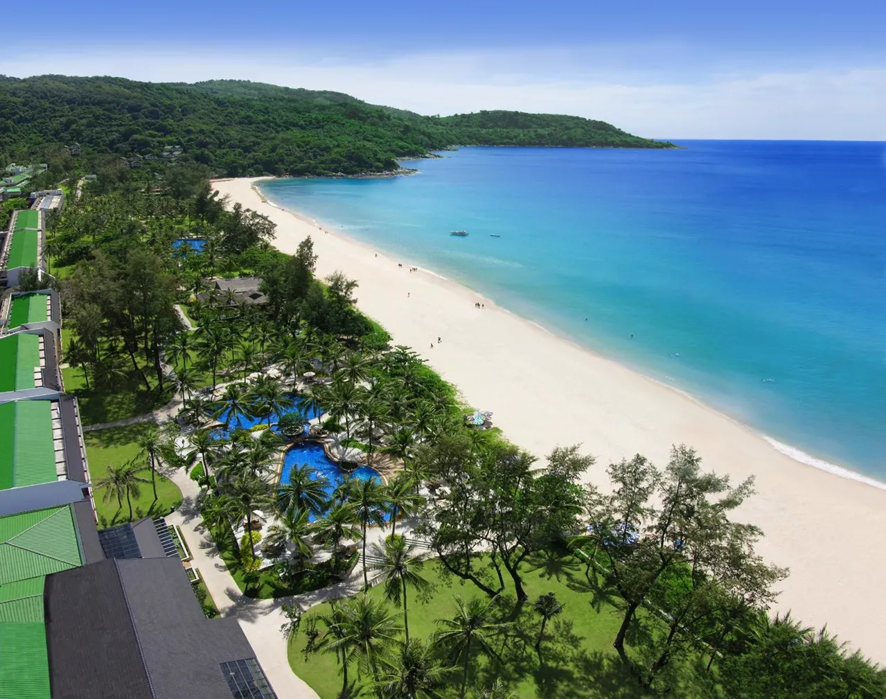מבט על Katathani Phuket Beach Resort