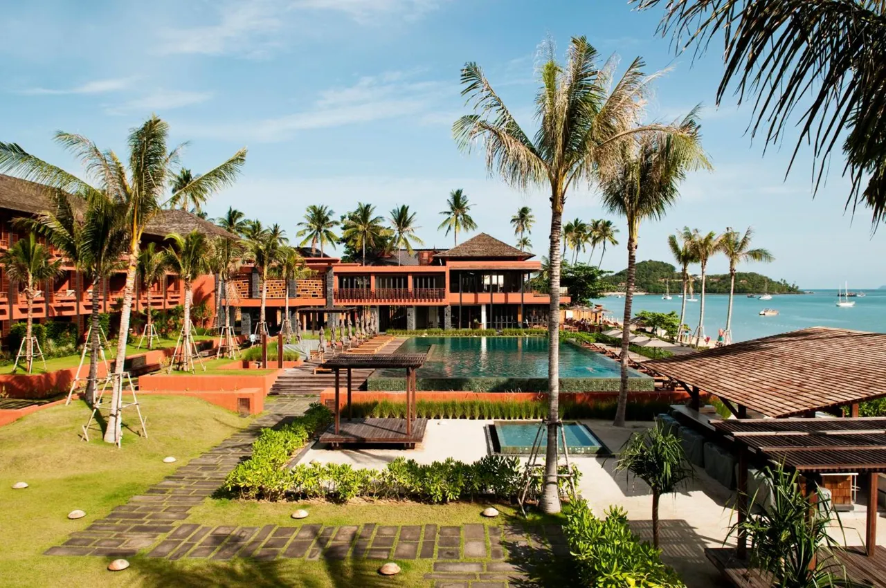 Hansar Samui Resort & Spa: הבריכה, הספא והאוכל