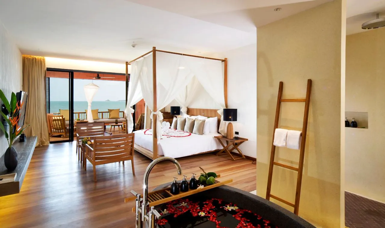 Beachfront Double Room ב־Hansar Samui Resort & Spa
