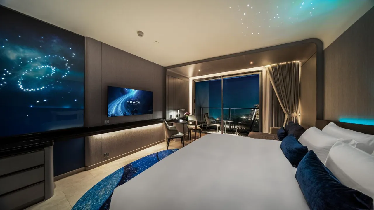 Space Deluxe King Room ב־Grande Centre Point Space Pattaya